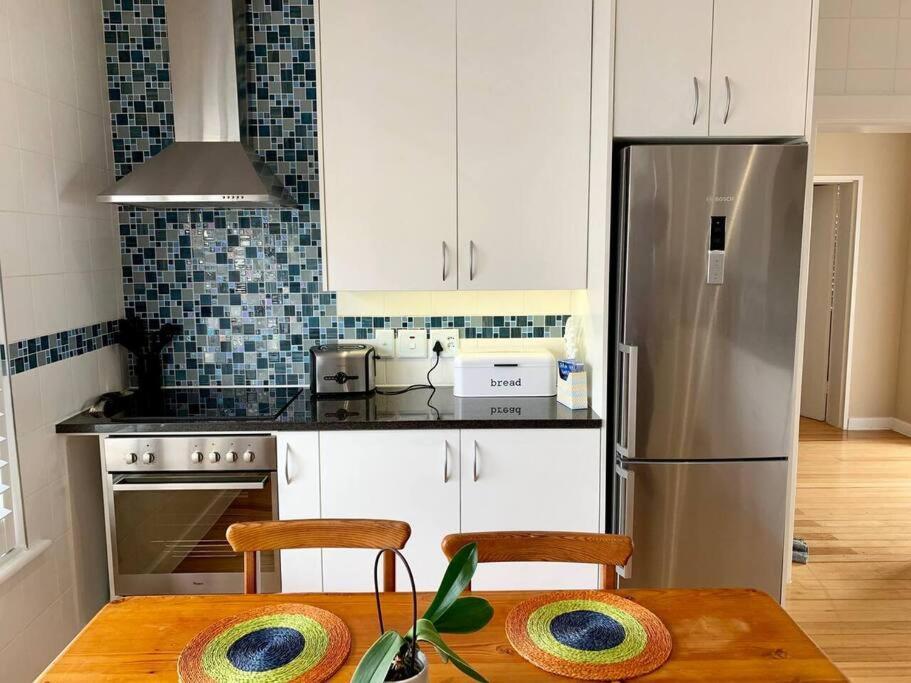 Modern Apartment With Stunning Sea Views Кейптаун Екстериор снимка